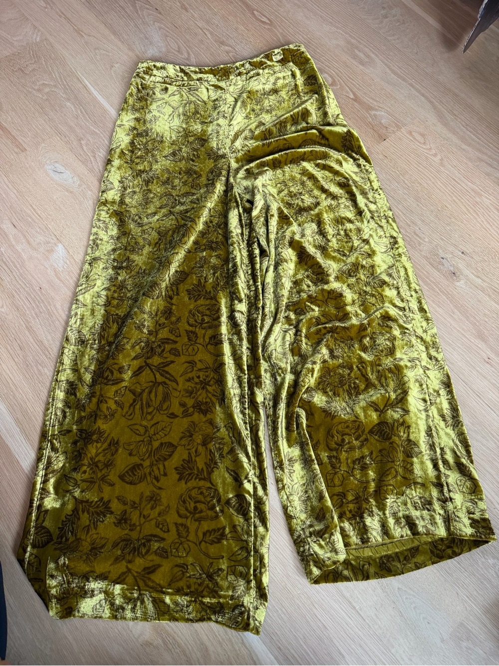 Women’s Olive Green Floral Velvet Wide-Leg Pants in size 10